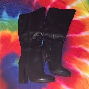 Heeled boots